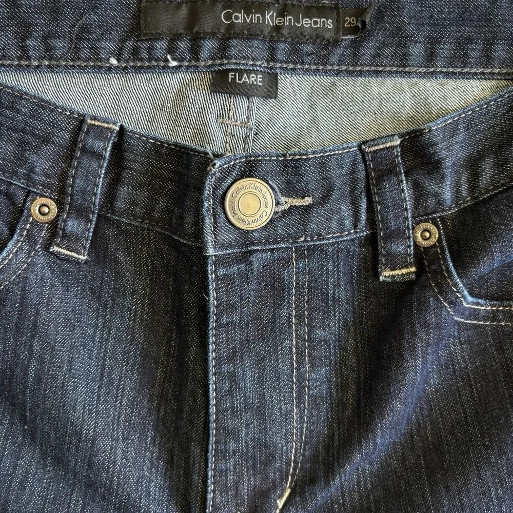 CALVIN KLEIN Womens Flare Fit Denim Dark Wash Jeans Sz 29/8 *Actual W-32 x L-31" - Picture 3 of 4